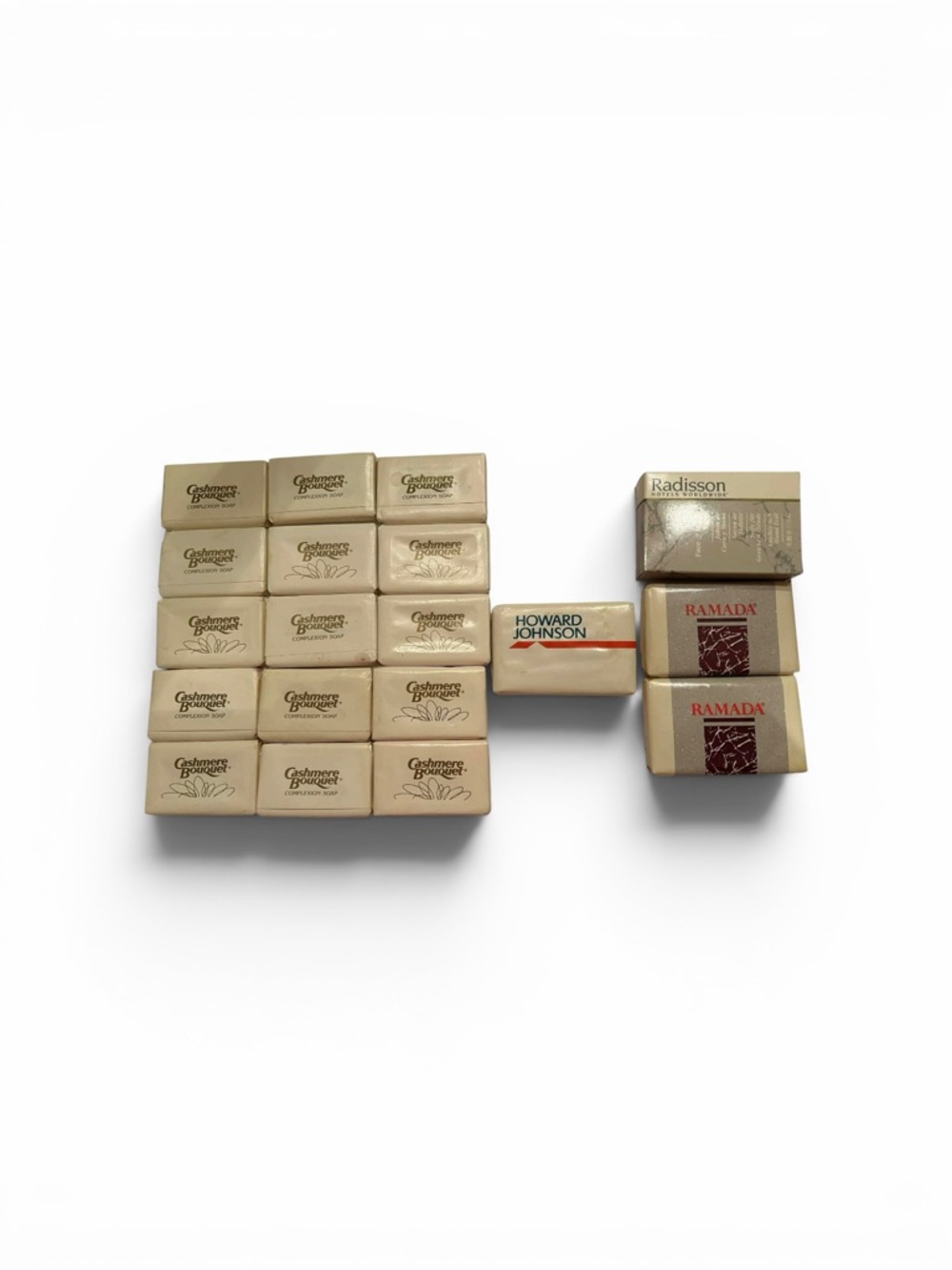 Lot of 19 Vintage Hotel Travel Soaps Cashmere Bouquet, Howard Johnson, Radisson